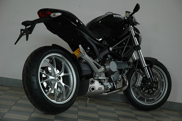 Ducati Monster 1100 Evo thumbnail 2